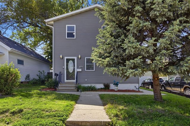 3806 E Avenue NE, Cedar Rapids, IA 52402