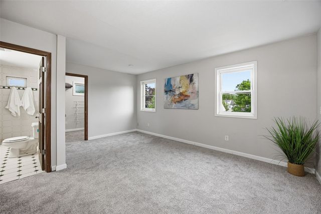 3806 E Avenue NE, Cedar Rapids, IA 52402
