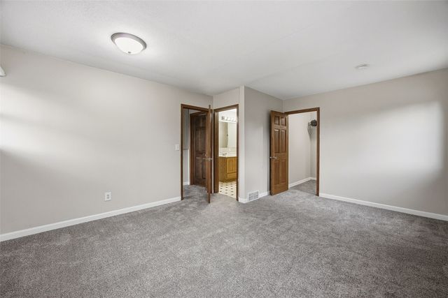 3806 E Avenue NE, Cedar Rapids, IA 52402