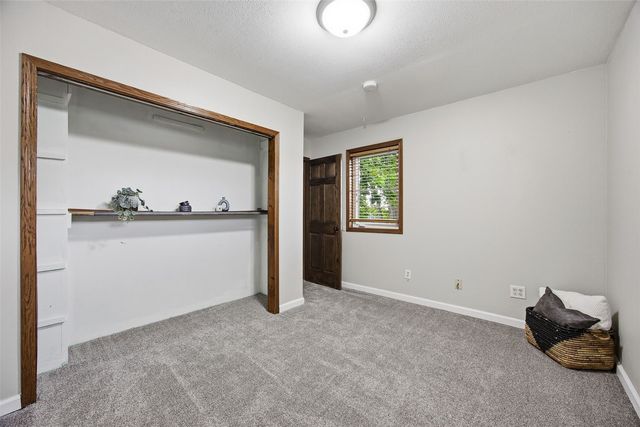 3806 E Avenue NE, Cedar Rapids, IA 52402
