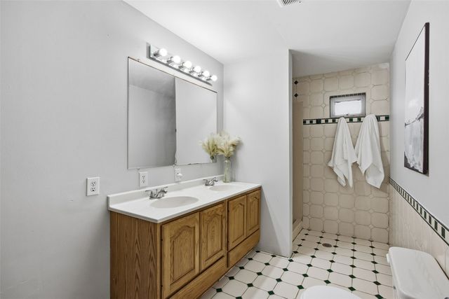 3806 E Avenue NE, Cedar Rapids, IA 52402