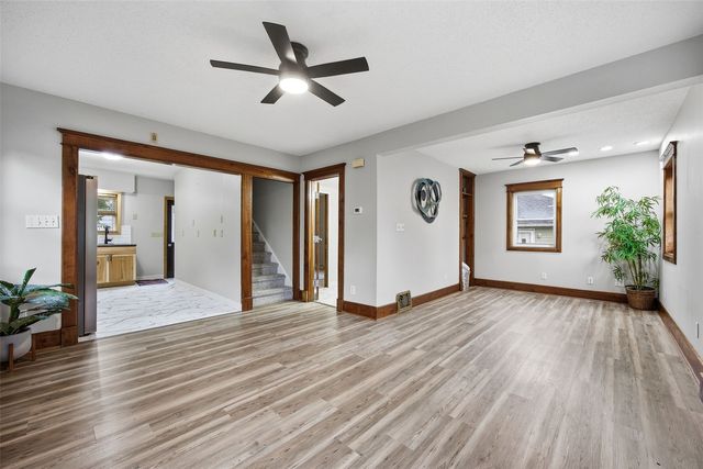 3806 E Avenue NE, Cedar Rapids, IA 52402