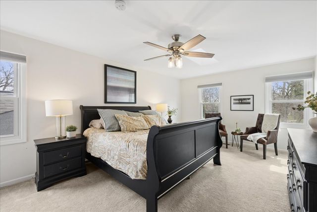 334 E Winchester Road, Libertyville, IL 60048