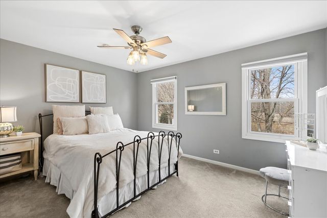 334 E Winchester Road, Libertyville, IL 60048