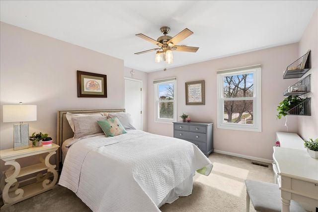 334 E Winchester Road, Libertyville, IL 60048