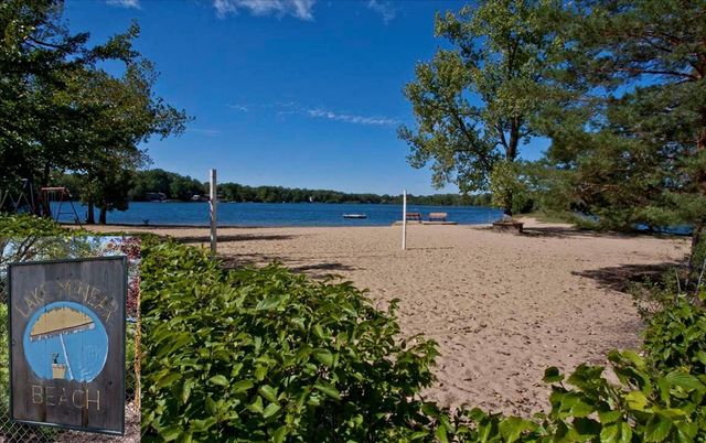 334 E Winchester Road, Libertyville, IL 60048