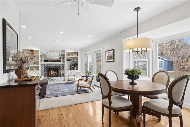 334 E Winchester Road, Libertyville, IL 60048