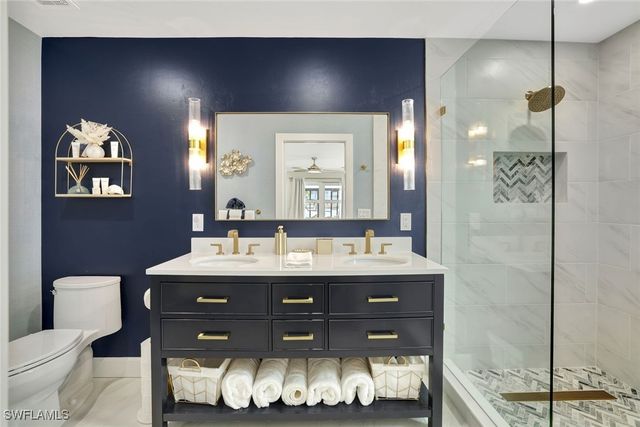 236 Lagoon AVE, Naples, FL 34108