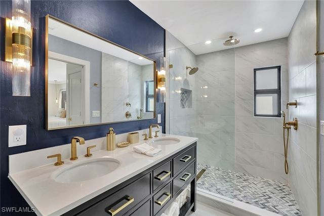 236 Lagoon AVE, Naples, FL 34108