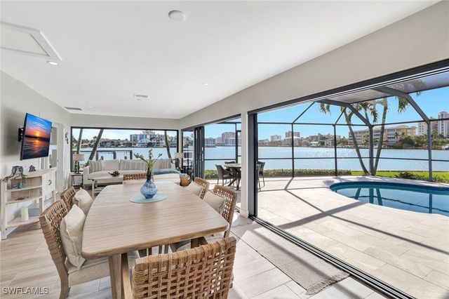 236 Lagoon AVE, Naples, FL 34108