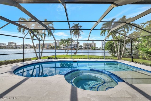 236 Lagoon AVE, Naples, FL 34108