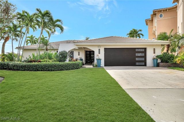 236 Lagoon AVE, Naples, FL 34108