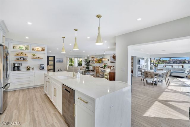 236 Lagoon AVE, Naples, FL 34108