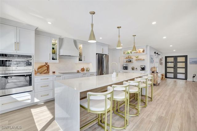 236 Lagoon AVE, Naples, FL 34108