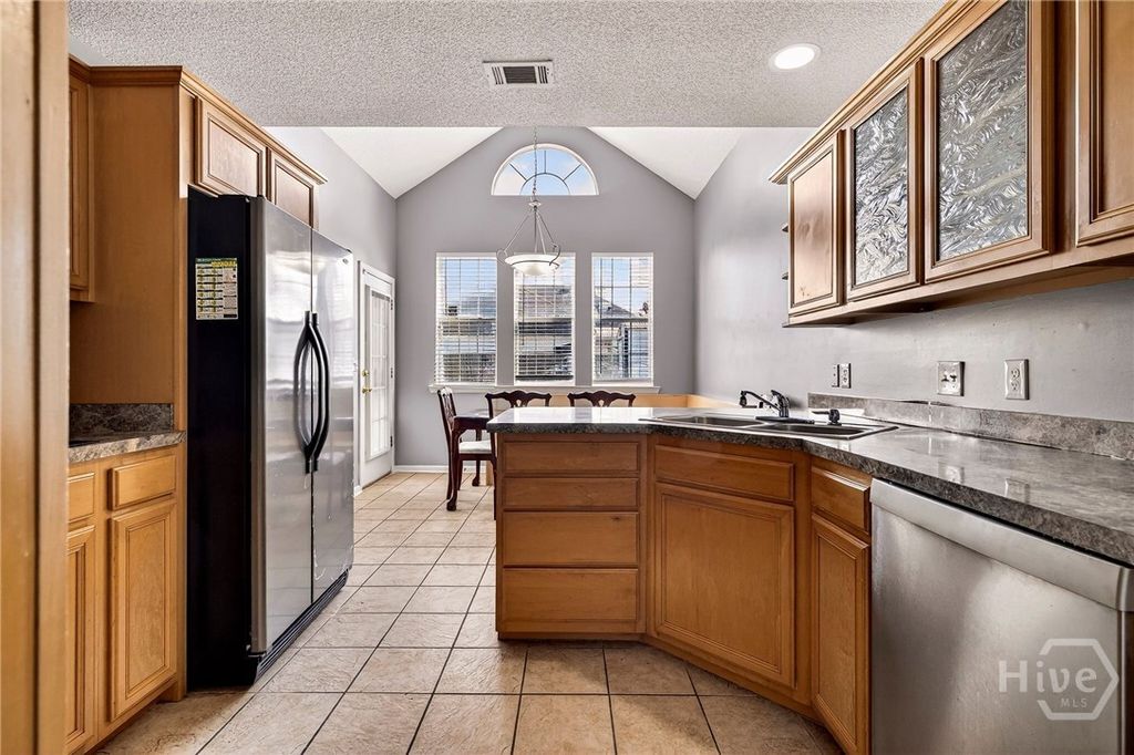 Image 14 of property listing at 126 Hopeland Drive, Savannah, GA 31419