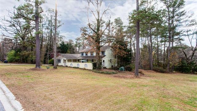 1937 Crescent Drive, Snellville, GA 30078