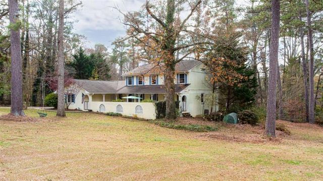 1937 Crescent Drive, Snellville, GA 30078