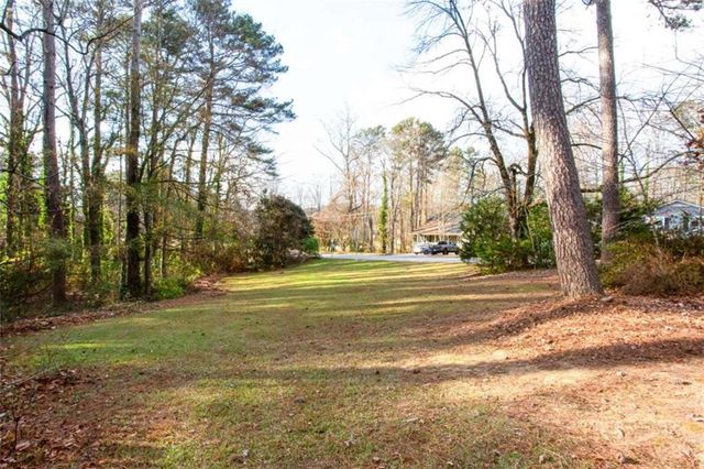 1937 Crescent Drive, Snellville, GA 30078