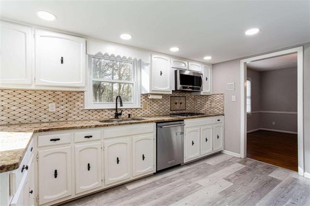 1937 Crescent Drive, Snellville, GA 30078