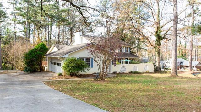 1937 Crescent Drive, Snellville, GA 30078