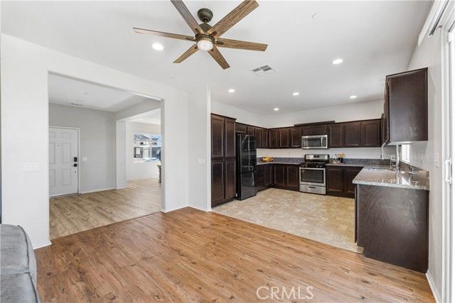 2517 San Madrid Way, Rosamond, CA 93560