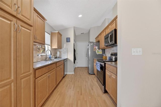 1024 NEW WINSOR LOOP 1024, Sun City Center, FL 33573