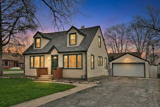 371 E Dickens Avenue, Northlake, IL 60164