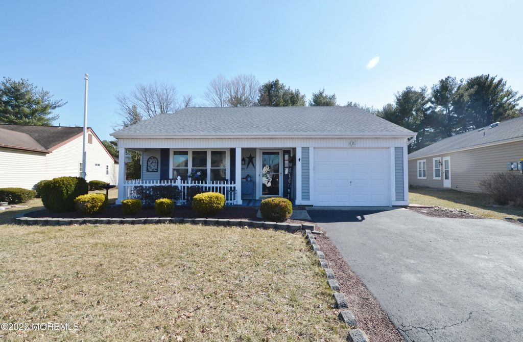 29 Saint Paul Place, Manchester, NJ 08759