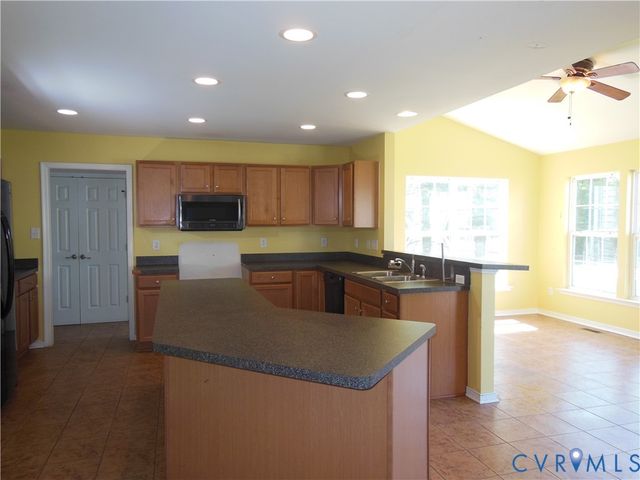 6107 Kings Crest Dr, Chesterfield, VA 23832