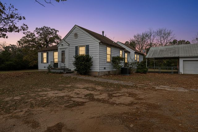 2803 stone rd, Kilgore, TX 75662