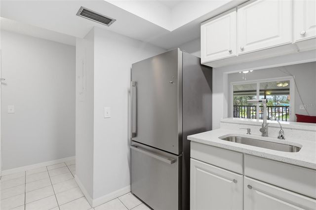 3801 N OAK DRIVE A72, Tampa, FL 33611