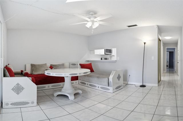 3801 N OAK DRIVE A72, Tampa, FL 33611