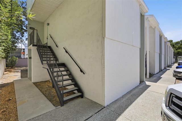 3801 N OAK DRIVE A72, Tampa, FL 33611