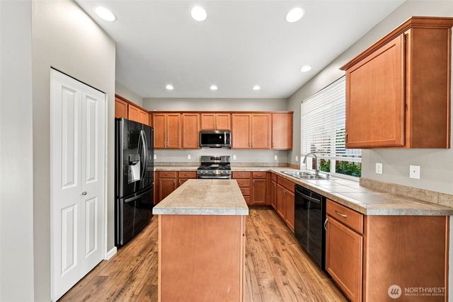 16127 23rd Street E, Lake Tapps, WA 98391