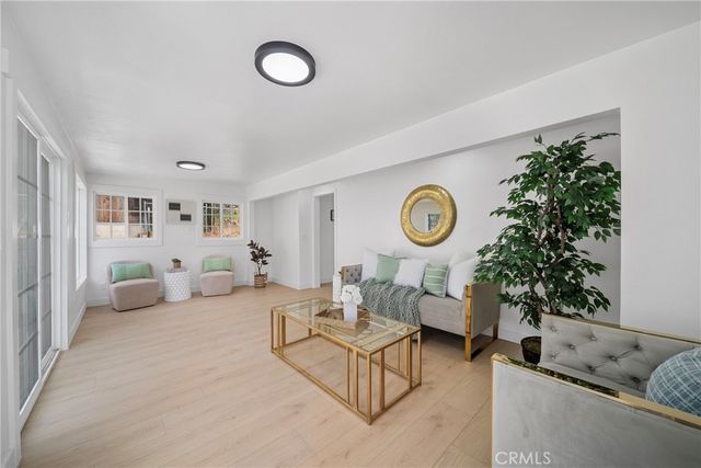 2035 Las Colinas Ave, Los Angeles, CA 90041