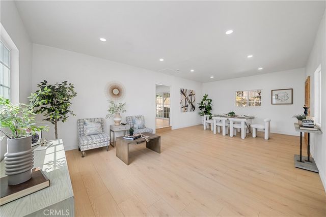 2035 Las Colinas Ave, Los Angeles, CA 90041