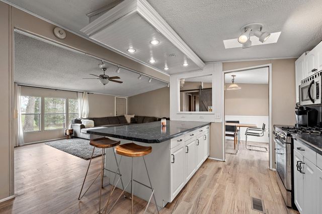 548 E 1400 S, Kouts, IN 46347