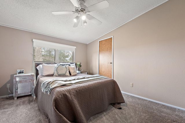 548 E 1400 S, Kouts, IN 46347