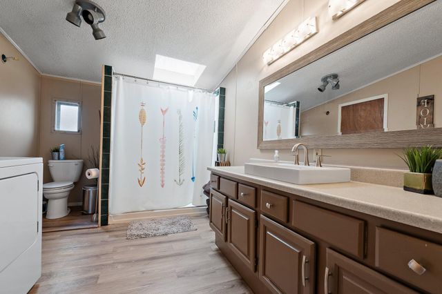 548 E 1400 S, Kouts, IN 46347