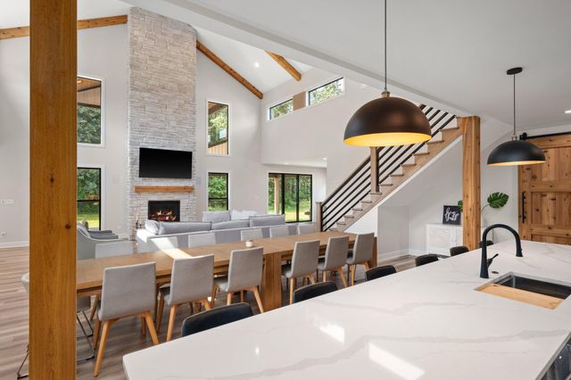 548 E 1400 S, Kouts, IN 46347