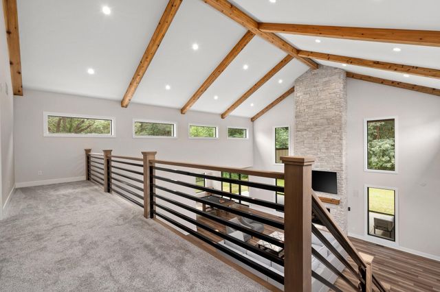 548 E 1400 S, Kouts, IN 46347