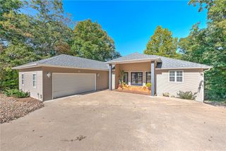14 Hessle Circle, Bella Vista, AR 72714