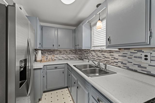 27 Park St, Woburn, MA 01801