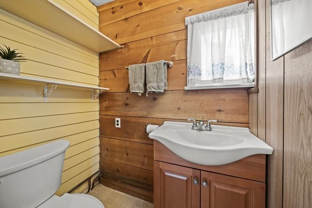 27 Park St, Woburn, MA 01801