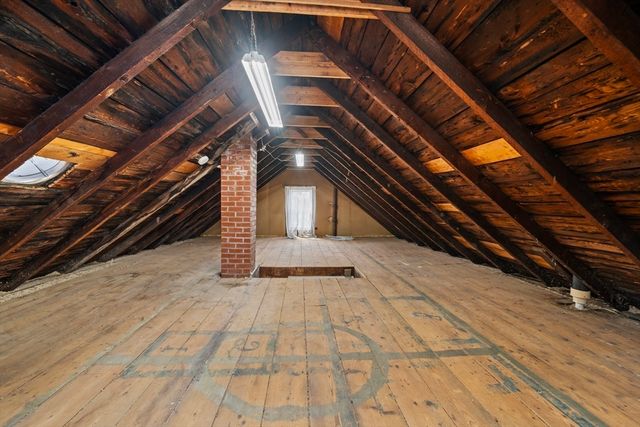 27 Park St, Woburn, MA 01801