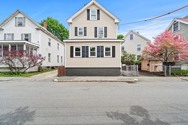 27 Park St, Woburn, MA 01801