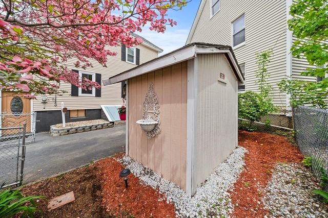 27 Park St, Woburn, MA 01801