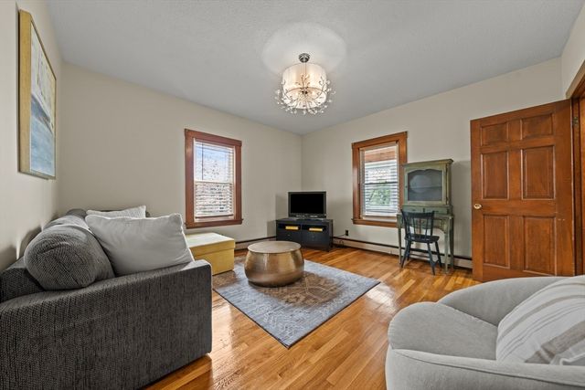 27 Park St, Woburn, MA 01801