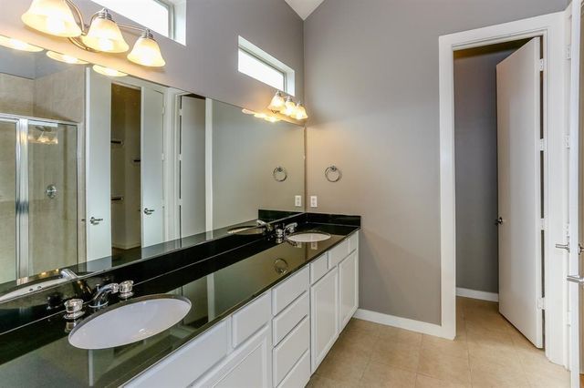 4030 Center Street, Houston, TX 77007