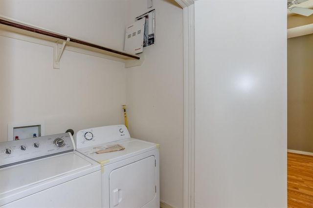 4030 Center Street, Houston, TX 77007